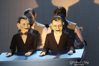 Месть школьного учителя и поиск любви: в Театре кукол показали новый спектакль