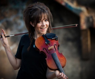 Самая популярная скрипачка iTunes едет в Екатеринбург